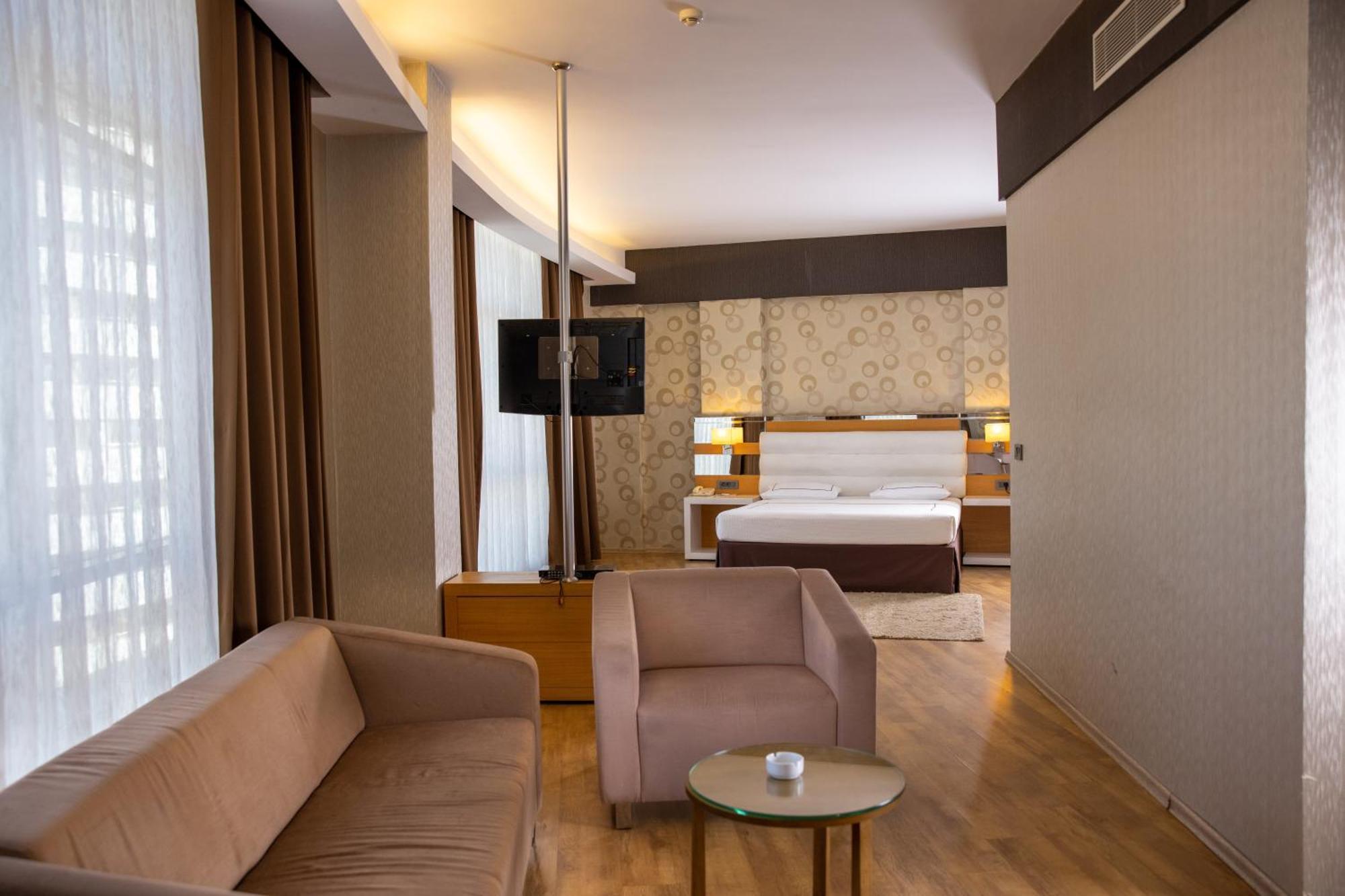 Anemon Grand Adana Otel Eksteriør billede
